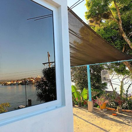 Apartamento Casa Zoila Hospedaje Frente Al Lago Lakefront Lodging Flores Exterior foto