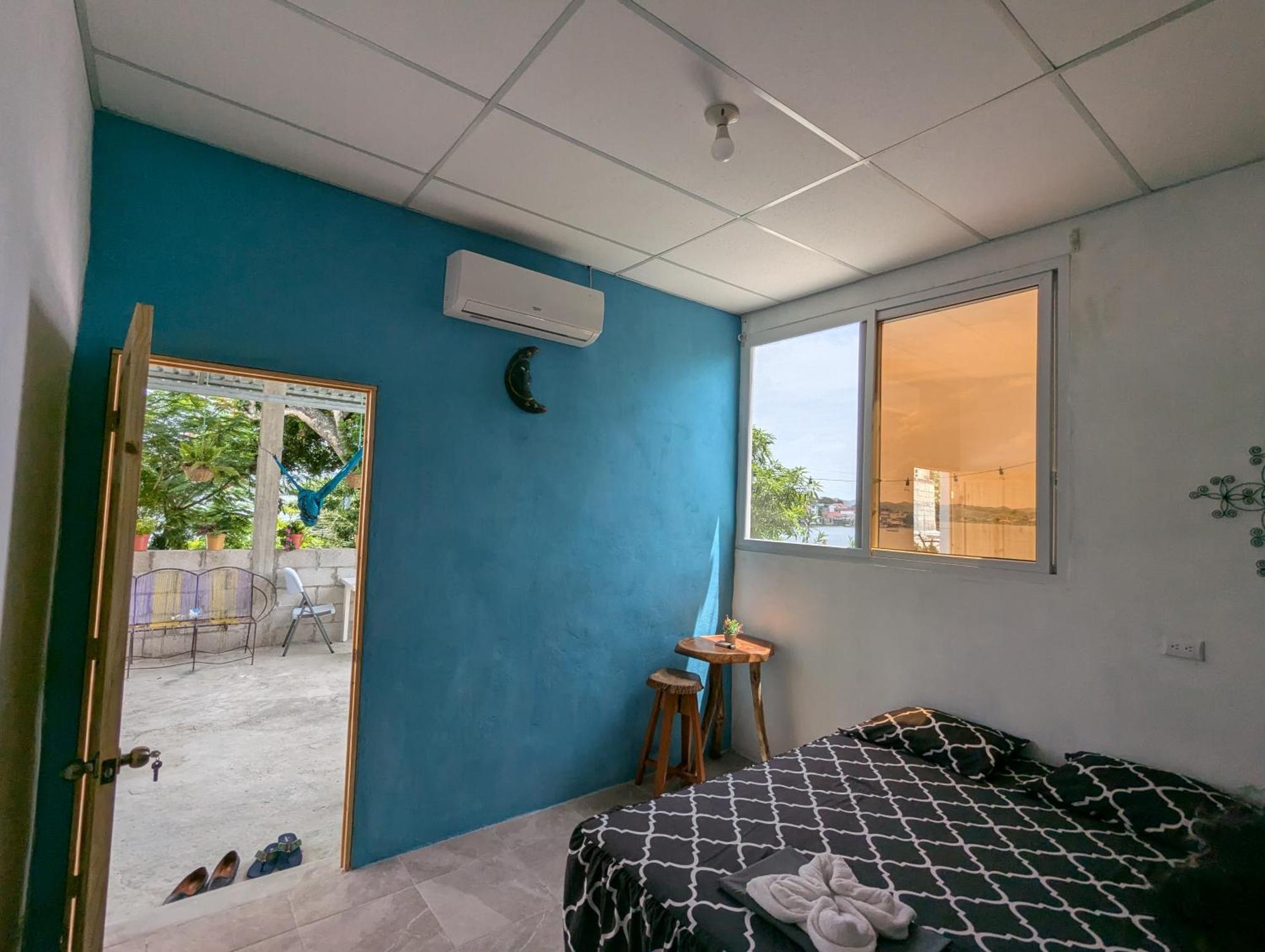 Apartamento Casa Zoila Hospedaje Frente Al Lago Lakefront Lodging Flores Exterior foto