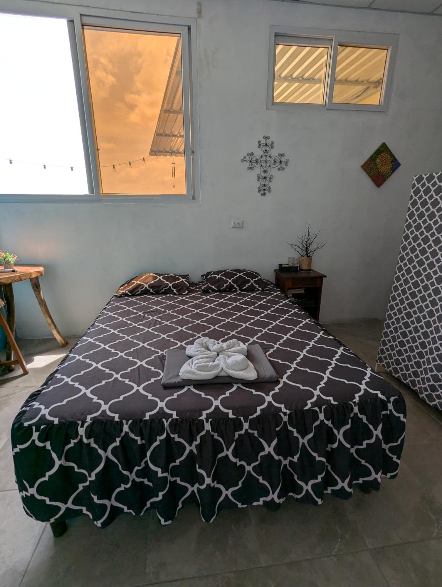 Apartamento Casa Zoila Hospedaje Frente Al Lago Lakefront Lodging Flores Exterior foto